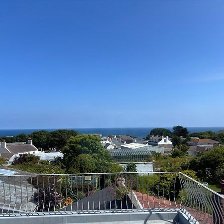 Bonjour Guest House Braye Exteriér fotografie